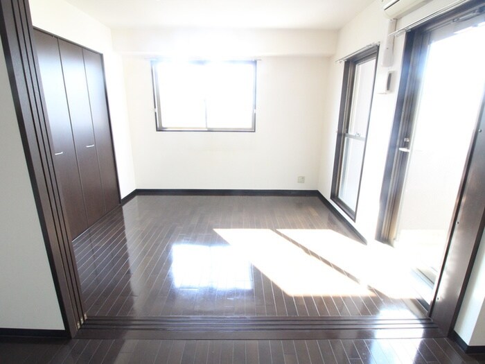物件内観写真9　(居室)