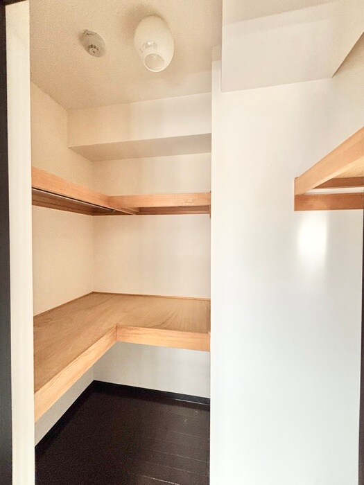 物件内観写真12　(収納)