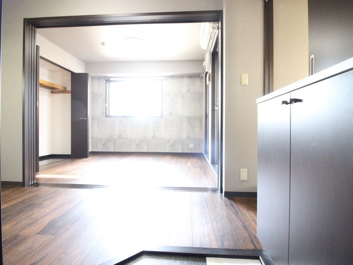 物件内観写真16　(玄関)