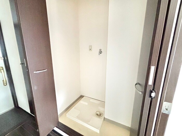 物件内観写真17　(洗濯機置場)