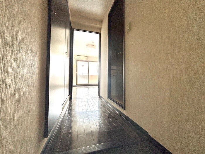 物件内観写真18　(廊下)