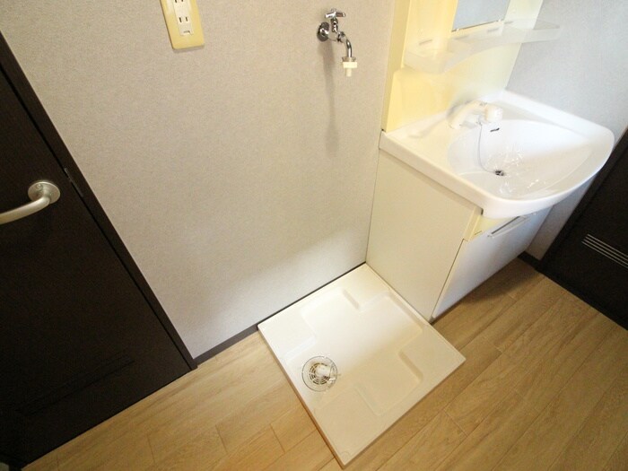 物件内観写真20　(洗濯機置場)