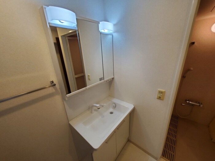 物件内観写真9　(洗面)