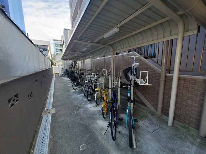 物件外観写真5　(駐輪場)