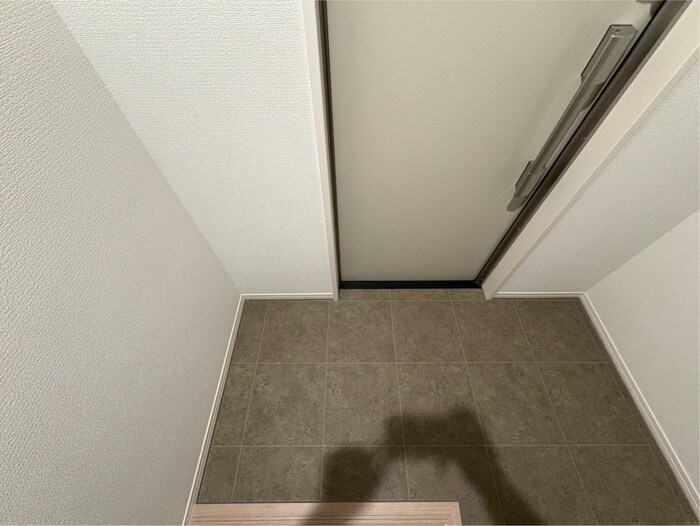 物件内観写真16　(玄関)