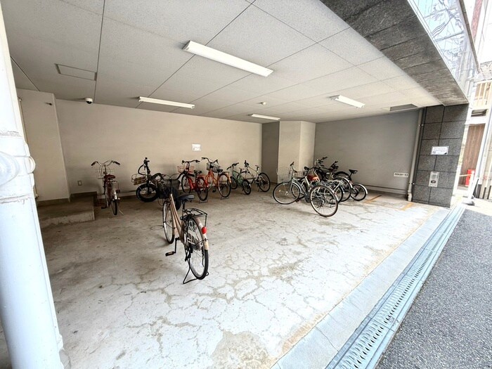 物件外観写真3　(駐輪場)