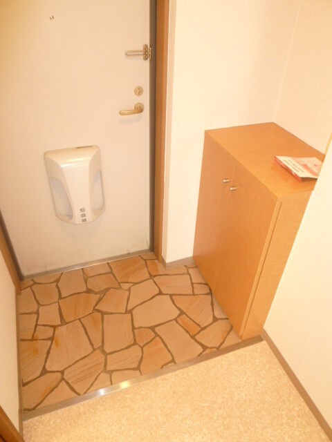 物件内観写真12　(玄関)