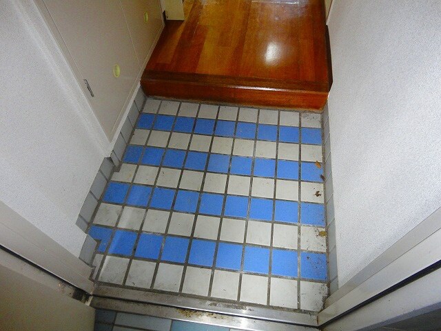 物件内観写真11　(玄関)