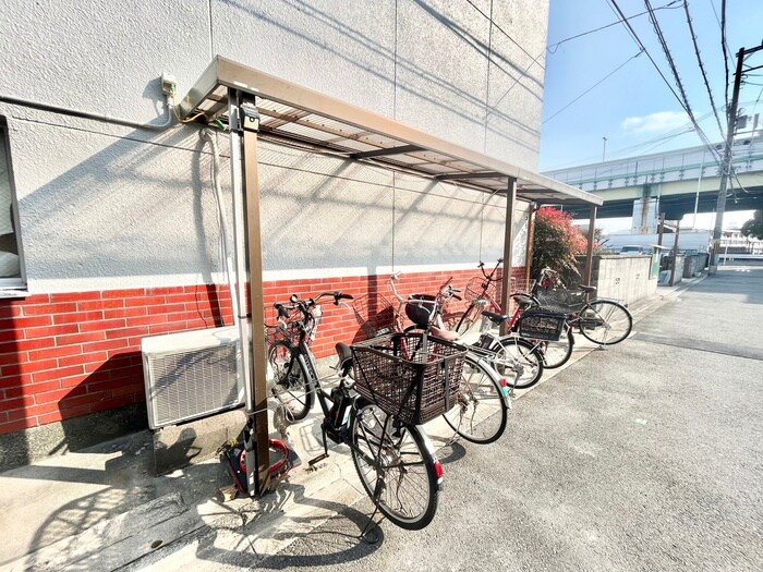 物件外観写真3　(駐輪場)