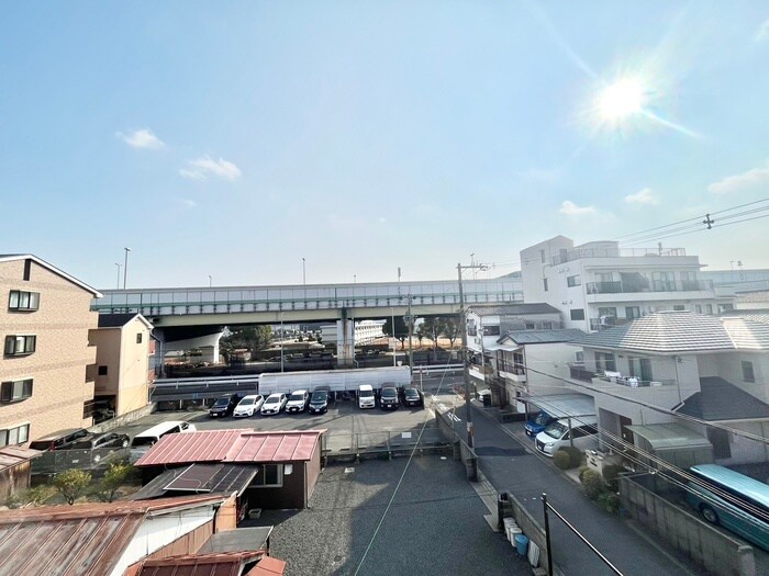 物件内観写真12　(室内からの展望)