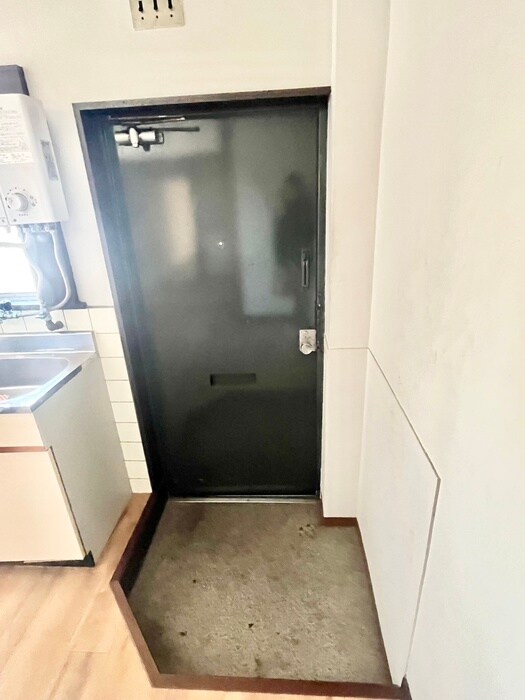 物件内観写真18　(玄関)