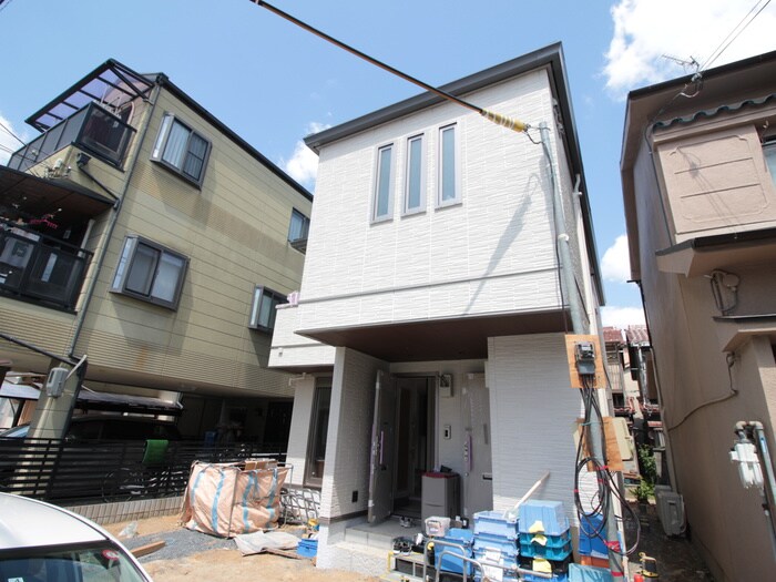 物件外観写真2　(建築中)