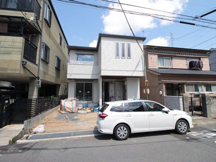 物件外観写真3　(建築中)