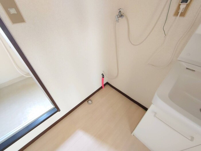 物件内観写真18　(洗濯機置場)