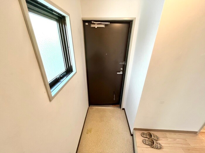 物件内観写真13　(玄関)