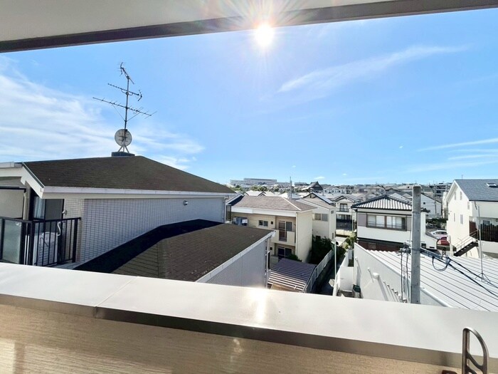 物件内観写真16　(室内からの展望)