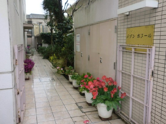 物件外観写真3　(エントランス部分)