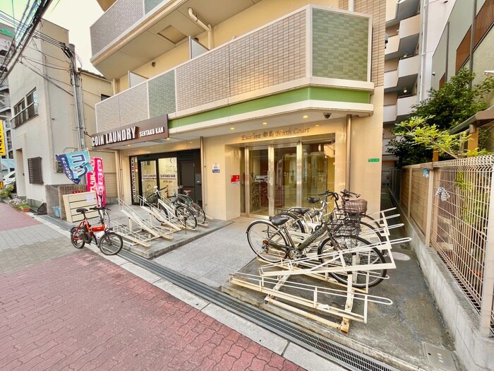 物件外観写真4　(駐輪場)