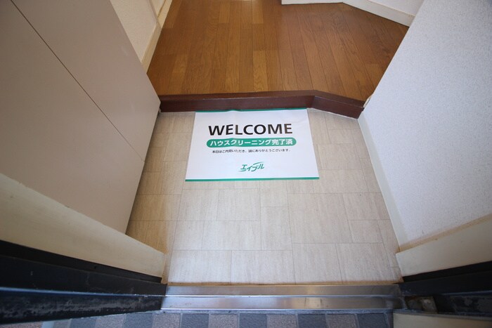 物件内観写真13　(玄関)