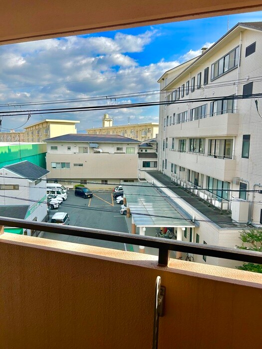 物件内観写真22　(室内からの展望)