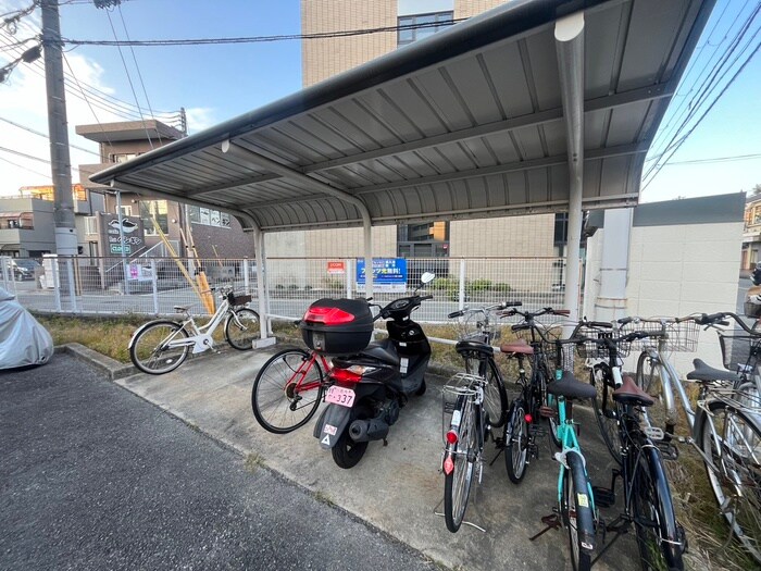エスポワール川西の駐輪場