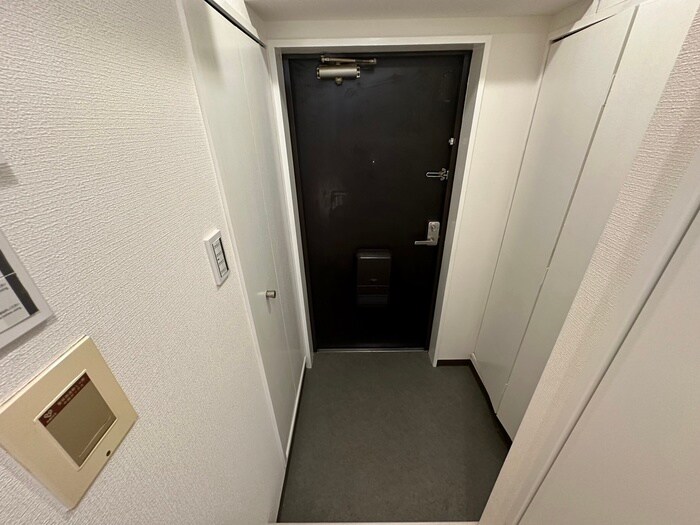 物件内観写真7　(玄関)
