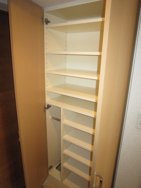 物件内観写真7　(靴箱)