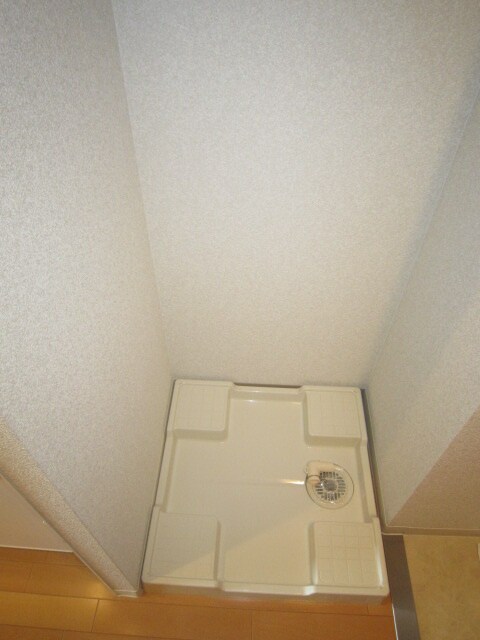 物件内観写真8　(洗濯機置場)