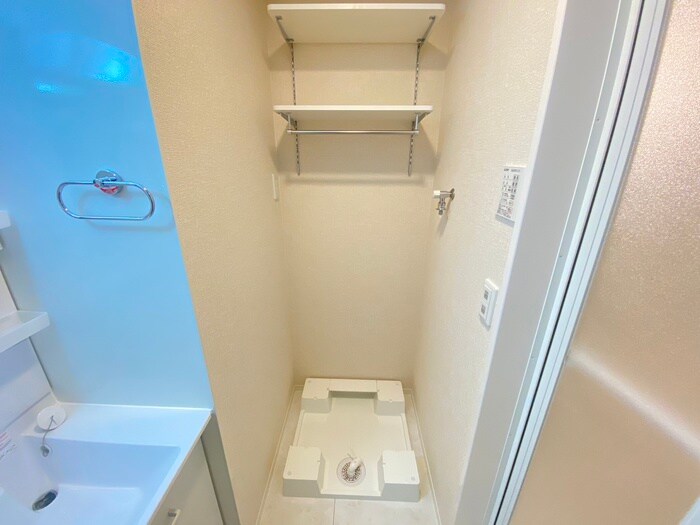 物件内観写真15　(洗濯機置場)