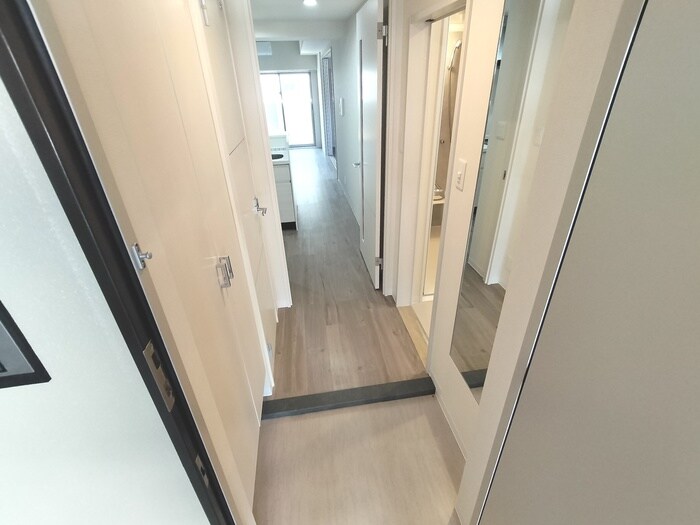 物件内観写真14　(玄関)