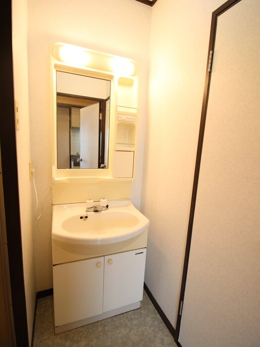 物件内観写真11　(洗面)