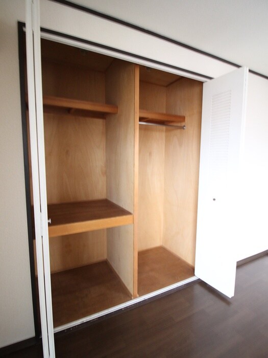 物件内観写真12　(収納)