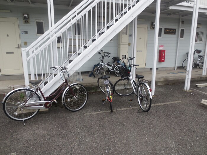 物件外観写真2　(駐輪場)