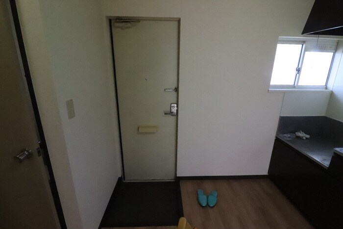 物件内観写真12　(玄関)
