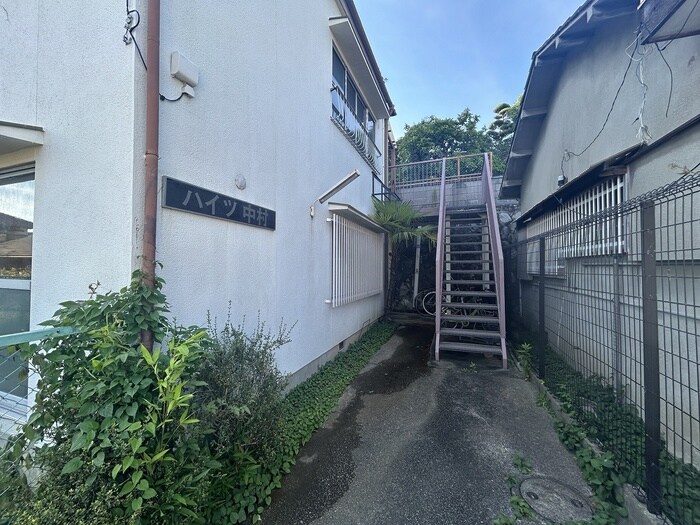 物件外観写真4　(エントランス部分)