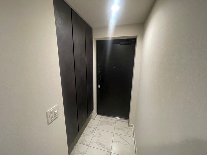 物件内観写真17　(玄関)