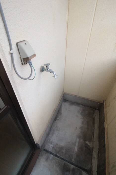 物件内観写真13　(洗濯機置場)