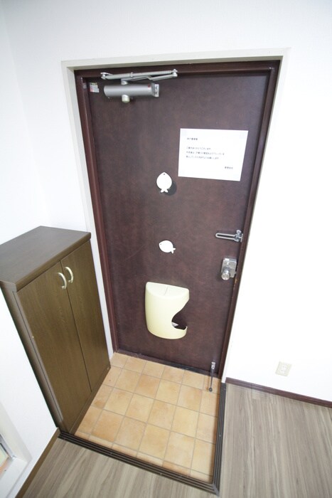 物件内観写真17　(玄関)