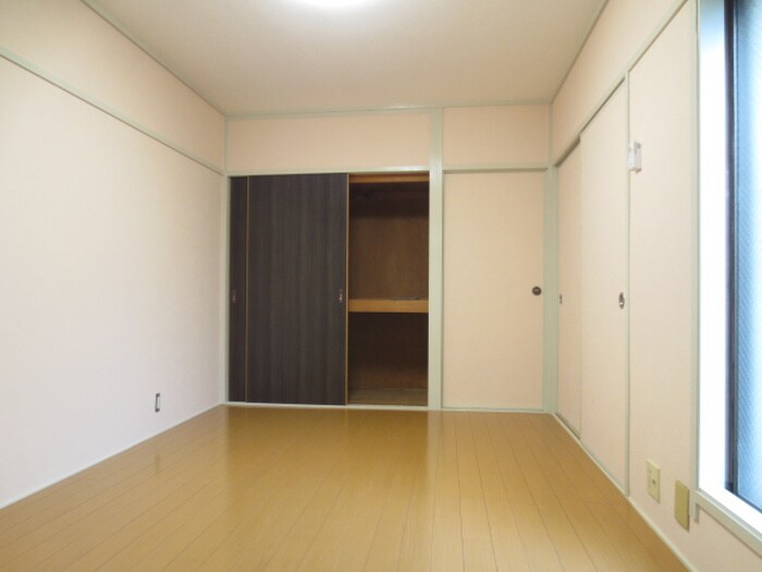 物件内観写真13　(居室)