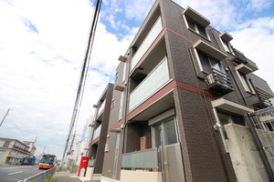 アンティークショコラⅢ番館外観写真