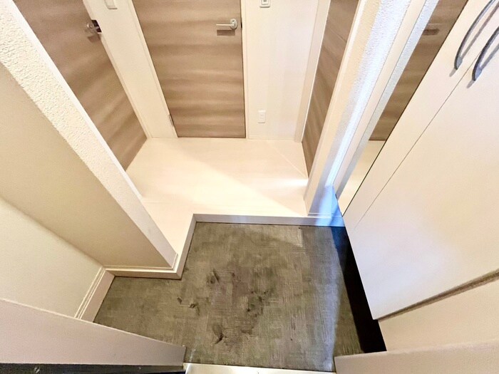 物件内観写真15　(玄関)