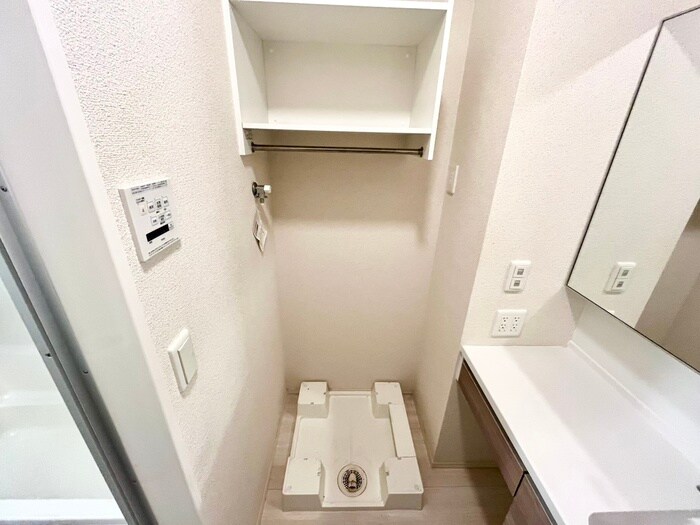 物件内観写真16　(洗濯機置場)