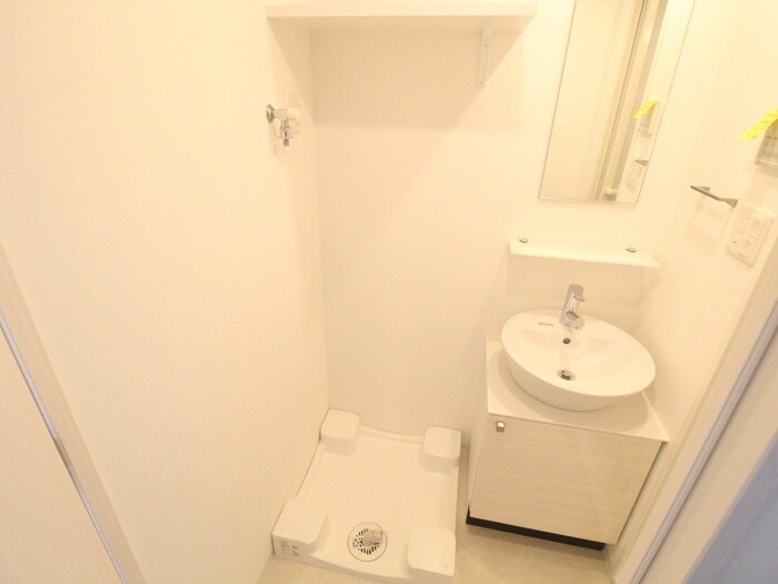 物件内観写真16　(洗濯機置場)