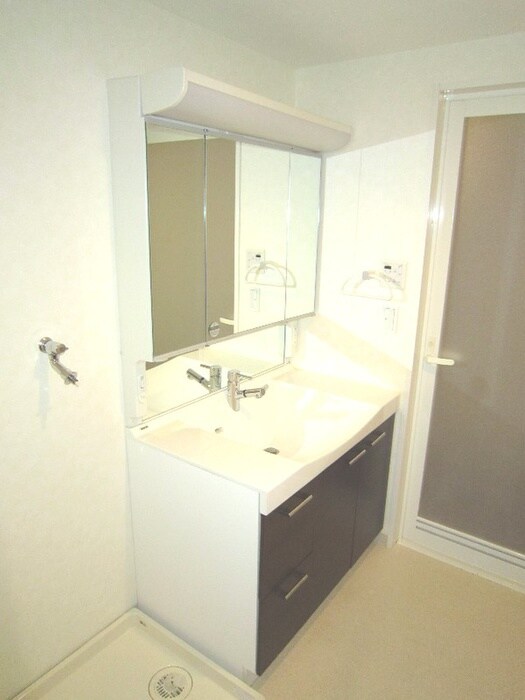 物件内観写真11　(洗面)