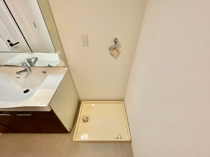 物件内観写真17　(洗濯機置場)