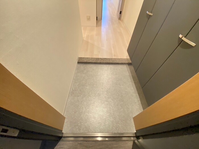 物件内観写真18　(玄関)