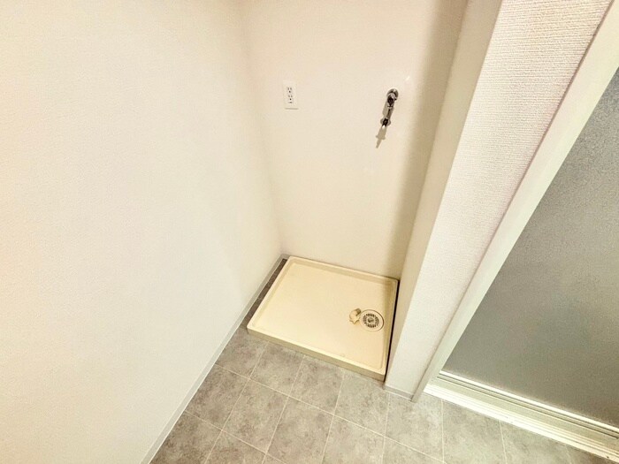 物件内観写真18　(洗濯機置場)