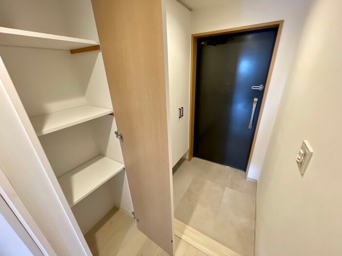 物件内観写真19　(玄関)