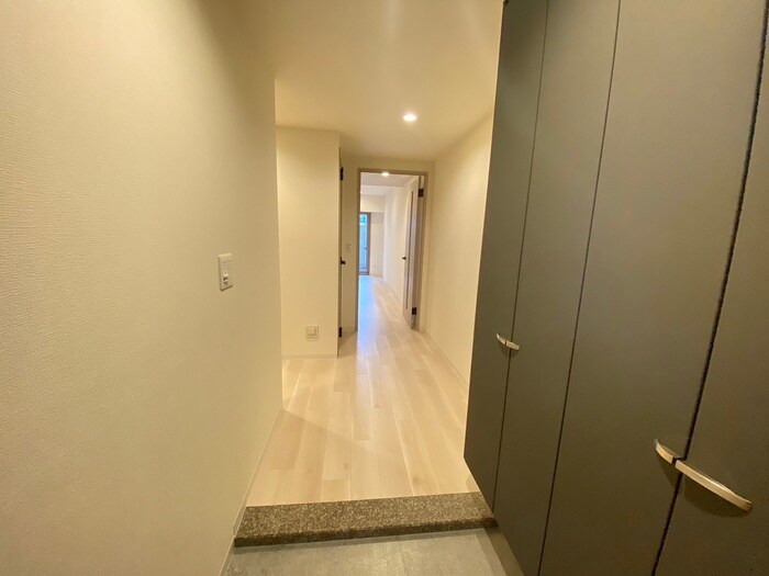 物件内観写真20　(廊下)