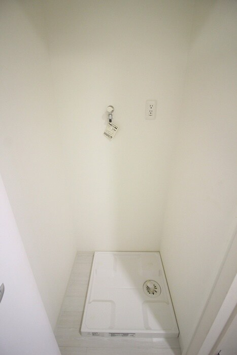 物件内観写真10　(洗濯機置場)